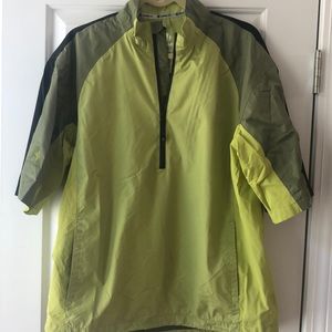Short sleeve windbreaker